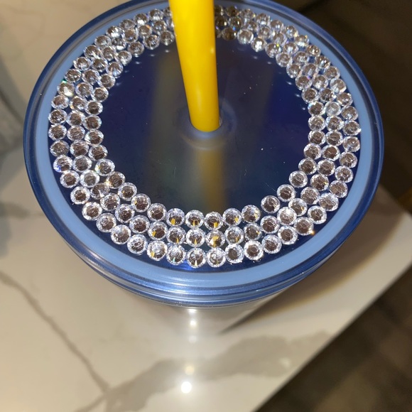 Starbucks cup - Picture 3 of 5